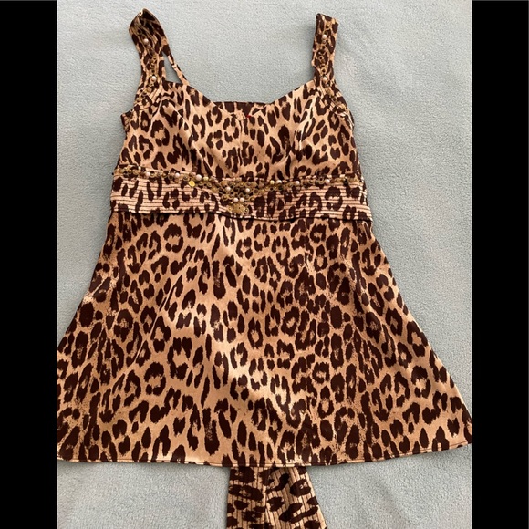 Christina V Leopard Print Mini dress or party top - Picture 2 of 13